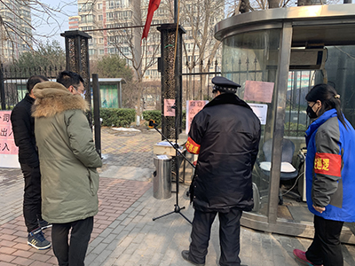 龍城國際測溫儀測溫系統可在小區(qū)門前實現自動測溫